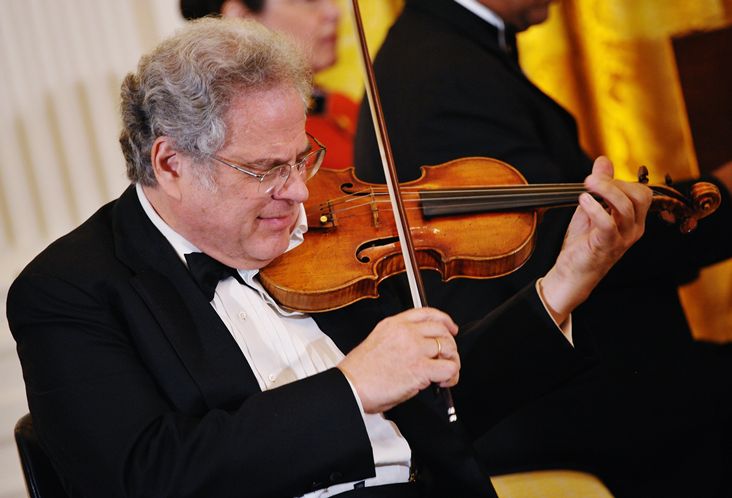 Interview: For famed violinist Itzhak Perlman, spontaneity keeps the music fresh