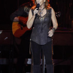 Reba takes Sands audience on delightful journey through her career