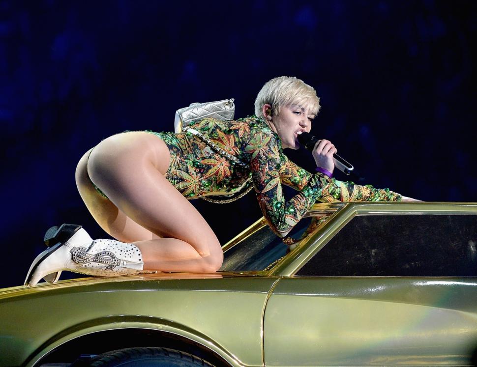 Colleges embrace pop-culture studies of stars like Miley Cyrus and Beyoncé